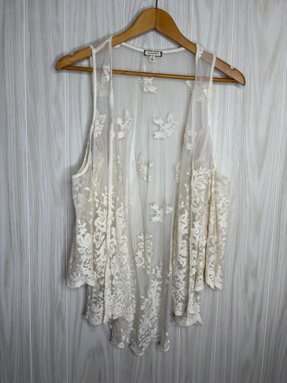 Eyeshadow Sheer Floral Embroidered Vest in Ivory